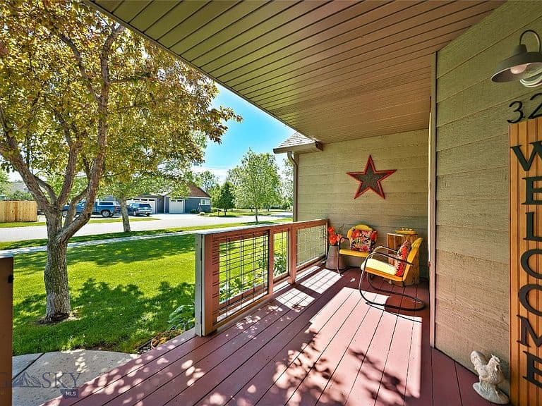 325 Mactavish Ln photo 5