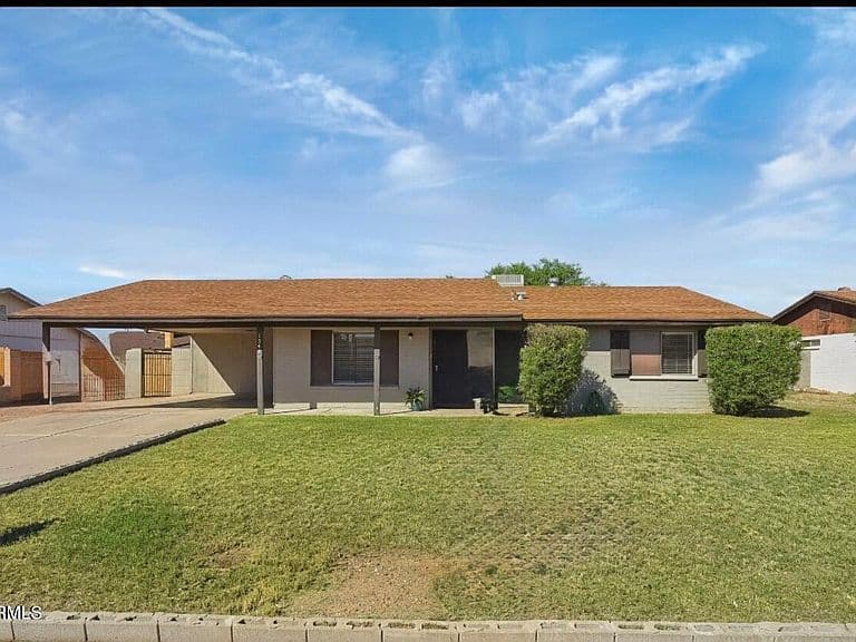 1348 W ROSEMONTE Drive photo 1