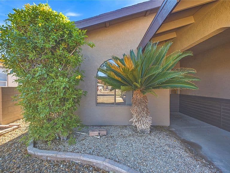 1146 Avenida Del Sol photo 3