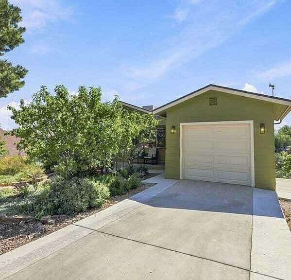 2241 Alta Vista Pl photo 4