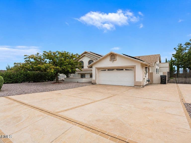 3033 Player Avenue photo 4