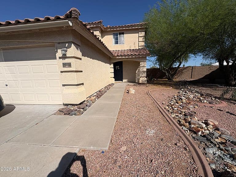 12709 N EL FRIO Street photo 2