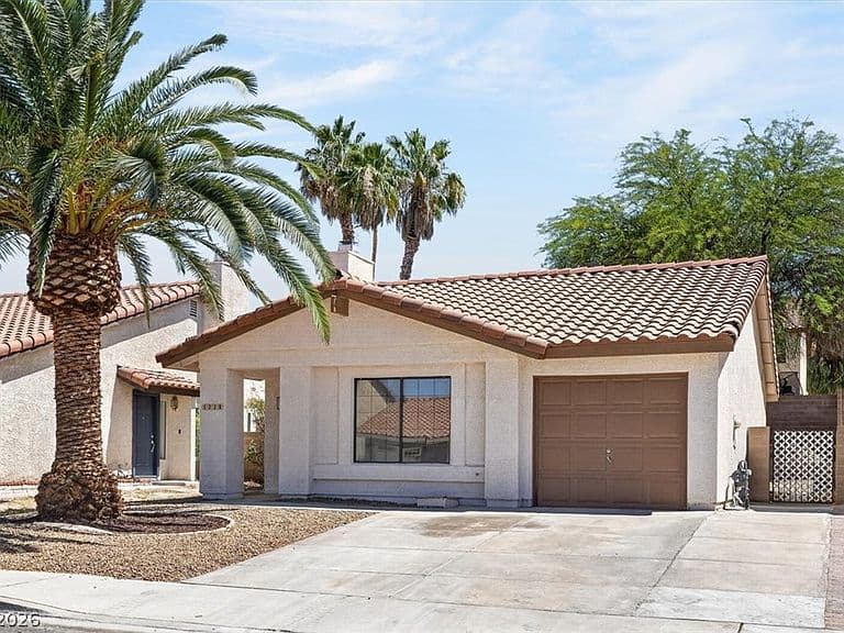 1728 Duarte Dr photo 2