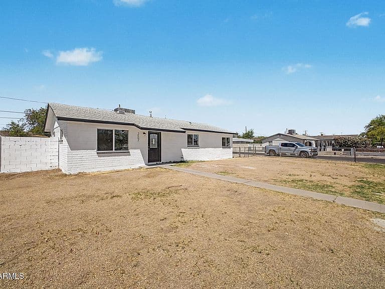 3602 W ALMERIA Road photo 3