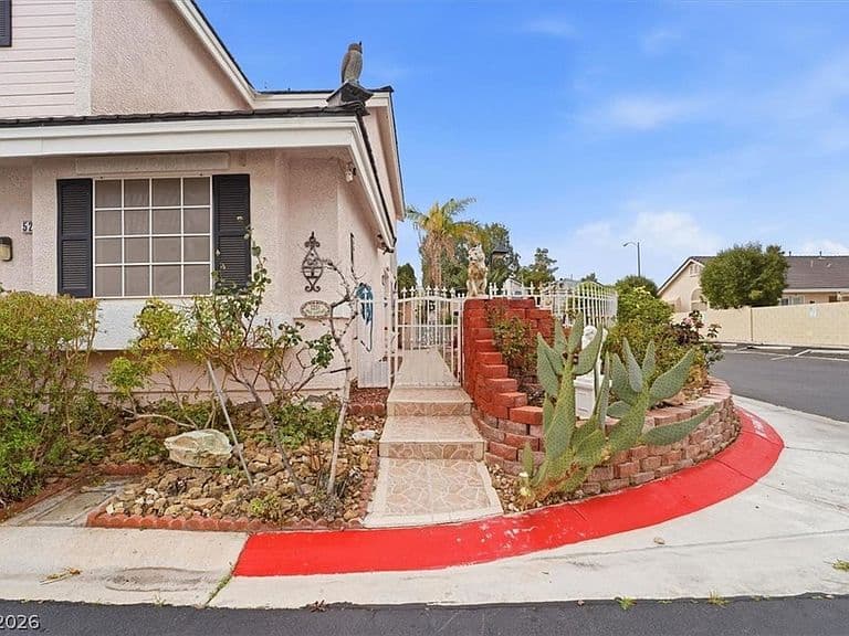 5251 Ladyhawk Way photo 2