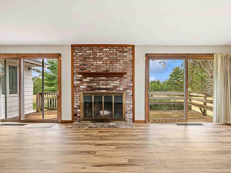 205 Sutton Road photo 5