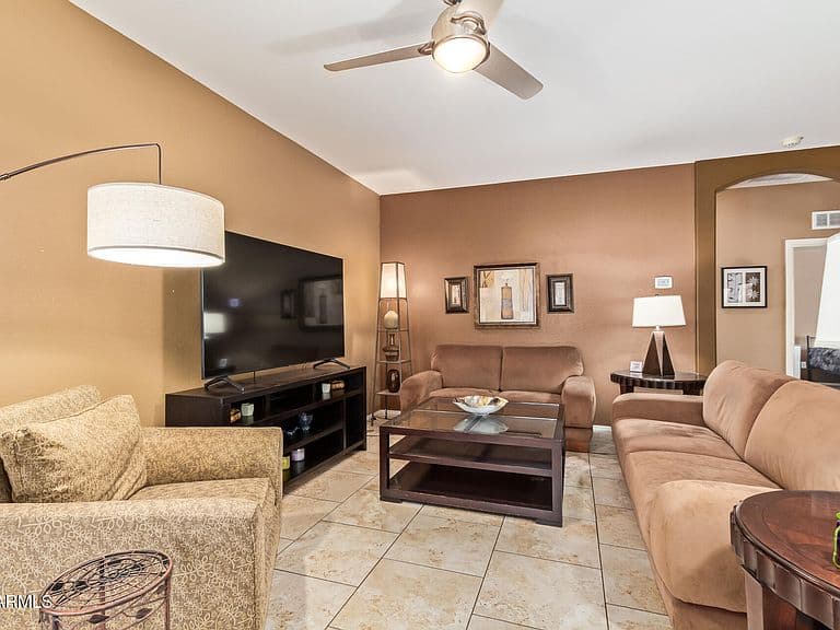 6934 W Beverly Rd photo 5