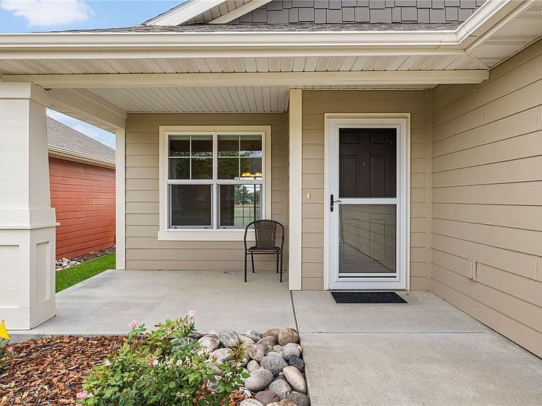 1521 Granite Peak Trl photo 3