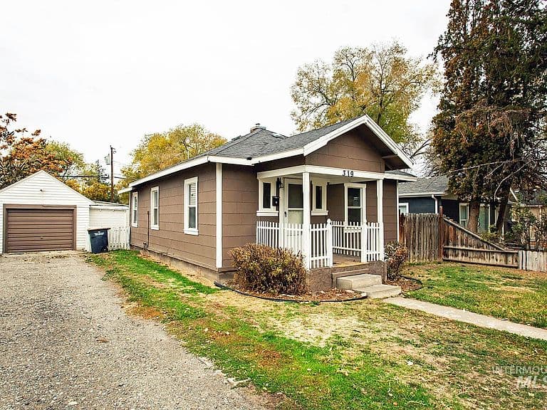 319 Jackson St photo 2