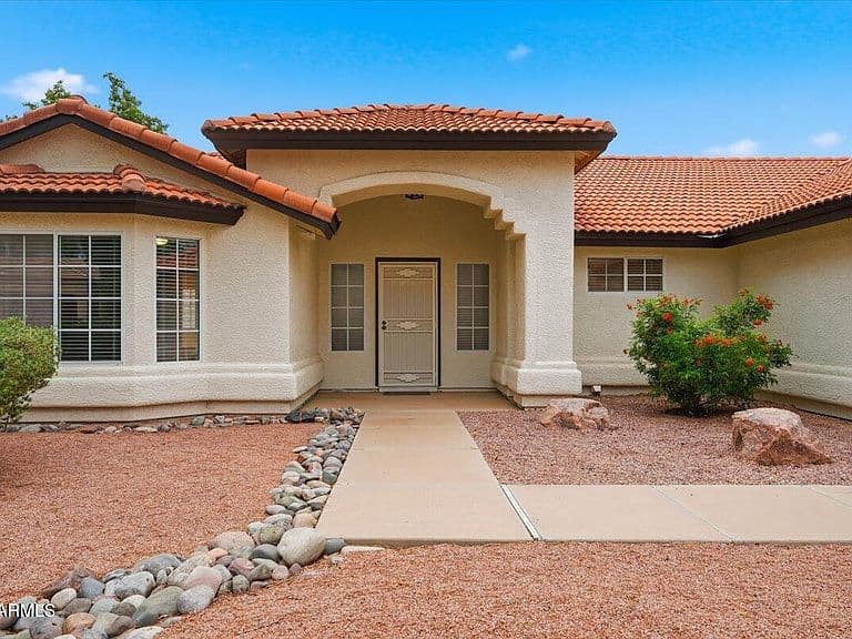 1230 E CLEARVIEW Drive photo 4