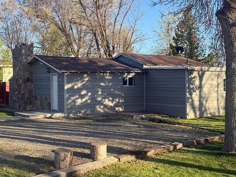 515 W C St photo 1