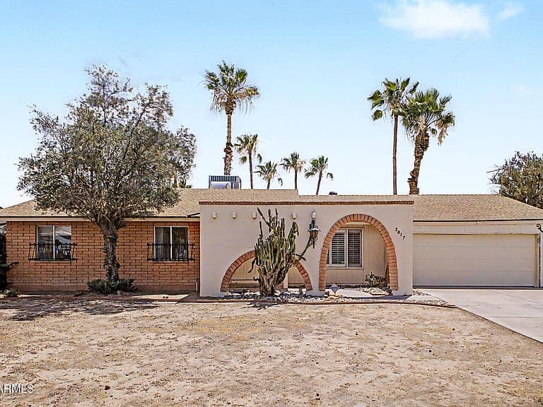 3817 W CHERYL Drive photo 1