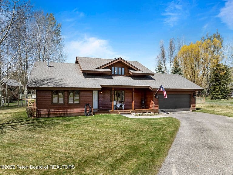 4085 Balsam Ln photo 2
