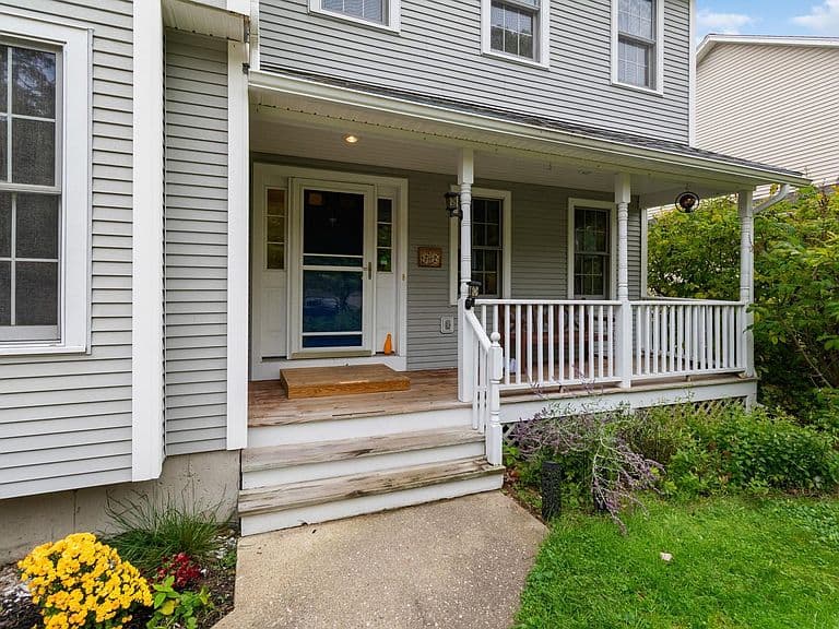 72 Grey Meadow Drive photo 2