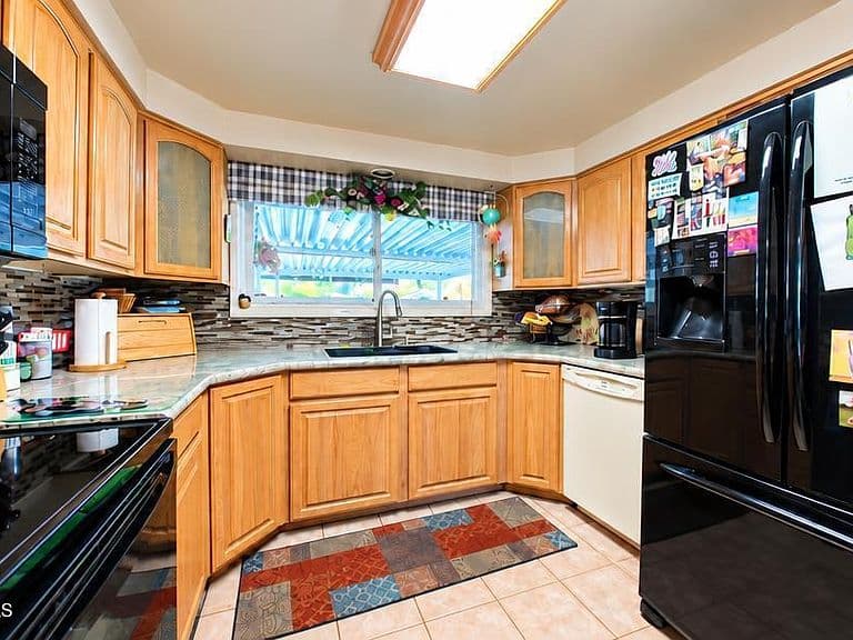 2313 N Honeysuckle Dr photo 2