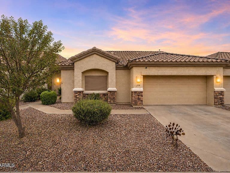 1574 E SAGE Drive photo 1