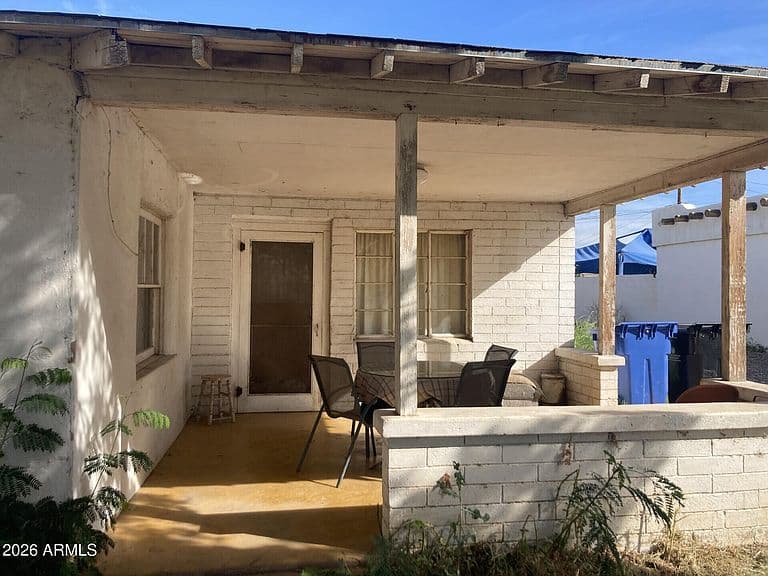3722 E TAYLOR Street photo 4