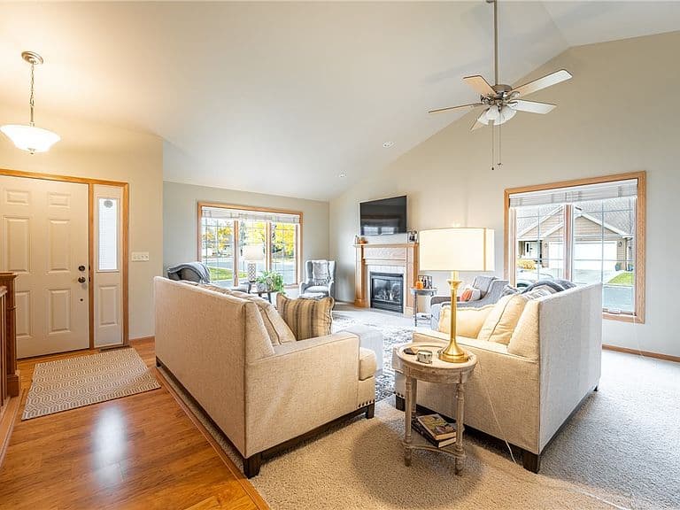 1715 Forest Meadow Pl photo 3