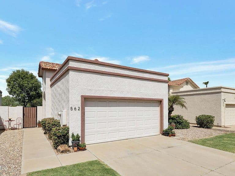 562 S DANYELL Drive photo 2
