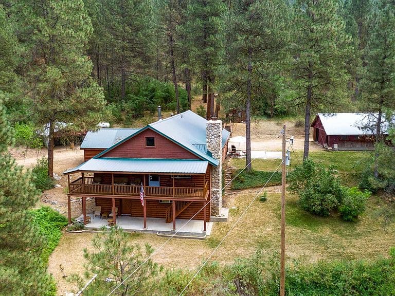 3079 Highway 21 photo 1