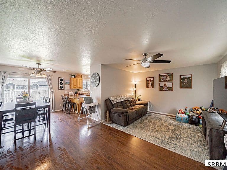 3893 E Ash Ln photo 5