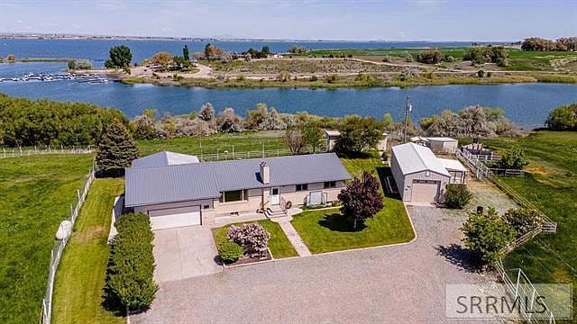 2587 Sparks Ln photo 1