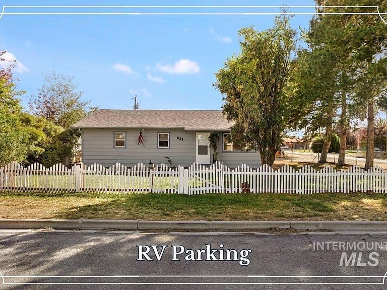 621 Parnell Dr photo 1