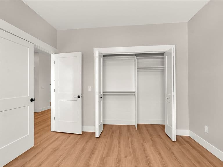 1285 Cherry Island Dr photo 2