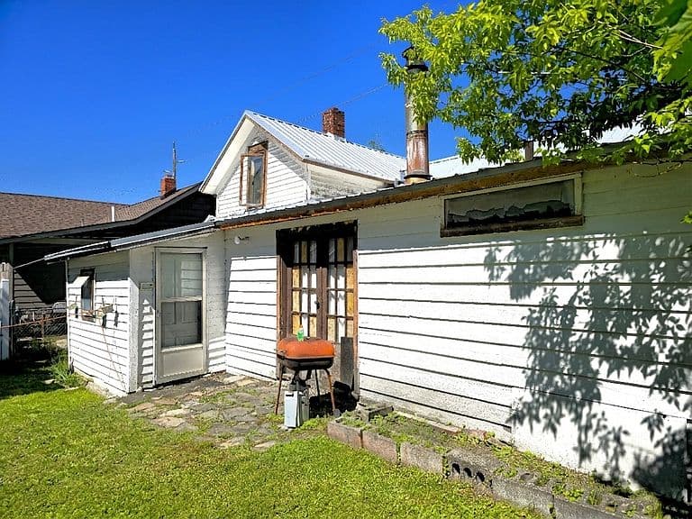 382 7th Ave photo 3