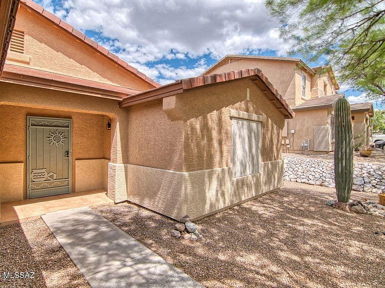 535 E Sterling Canyon Dr photo 2