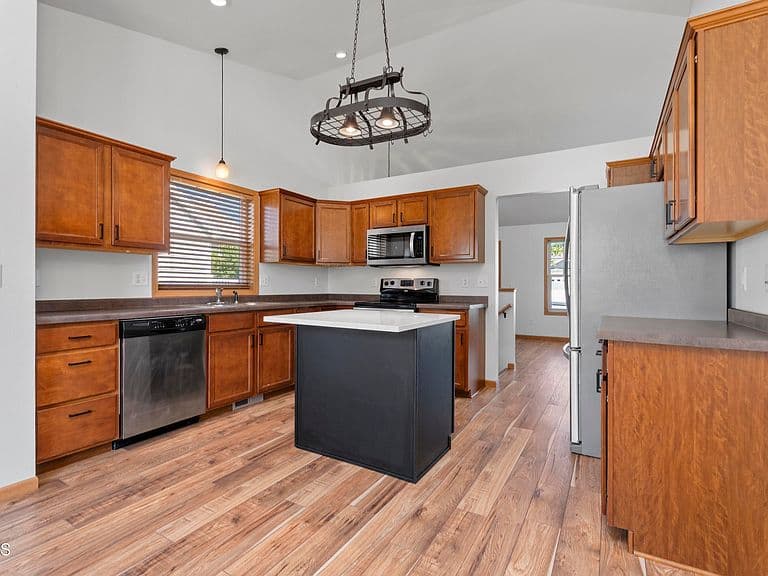 1021 E Lasalle Dr photo 3