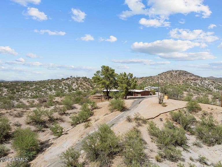 590 CONSTELLATION Road photo 4