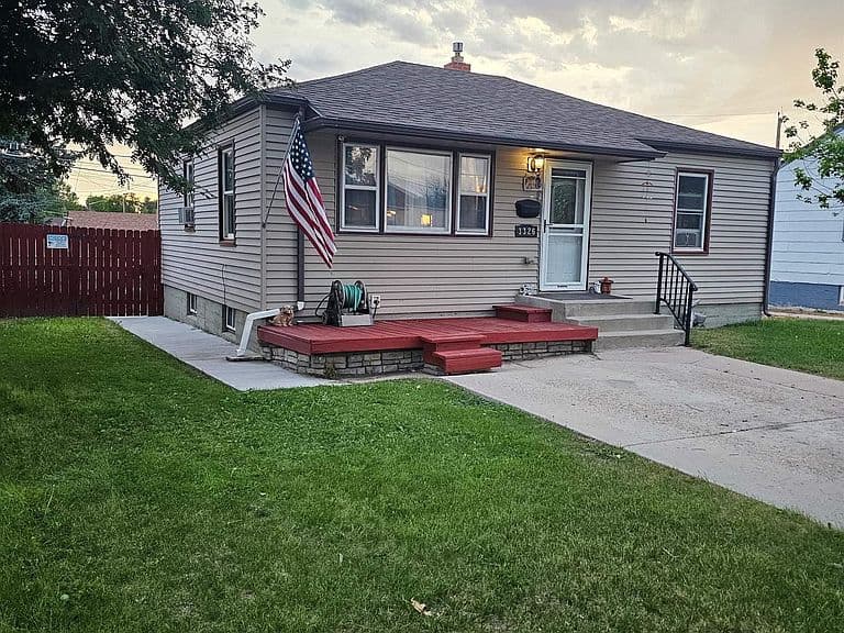 3326 Alexander Ave photo 3
