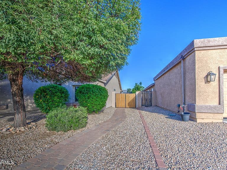 1575 S APACHE Drive photo 4