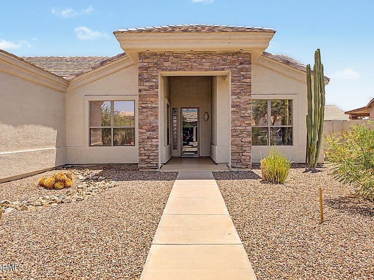 1232 E MELROSE Loop photo 2