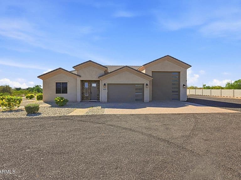 32014 N 167TH Avenue photo 2