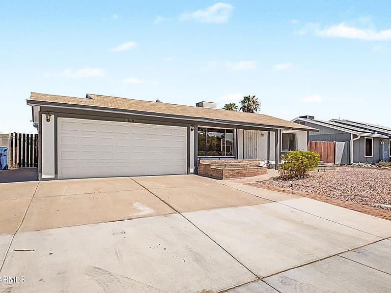 1820 W CHEYENNE Drive photo 4