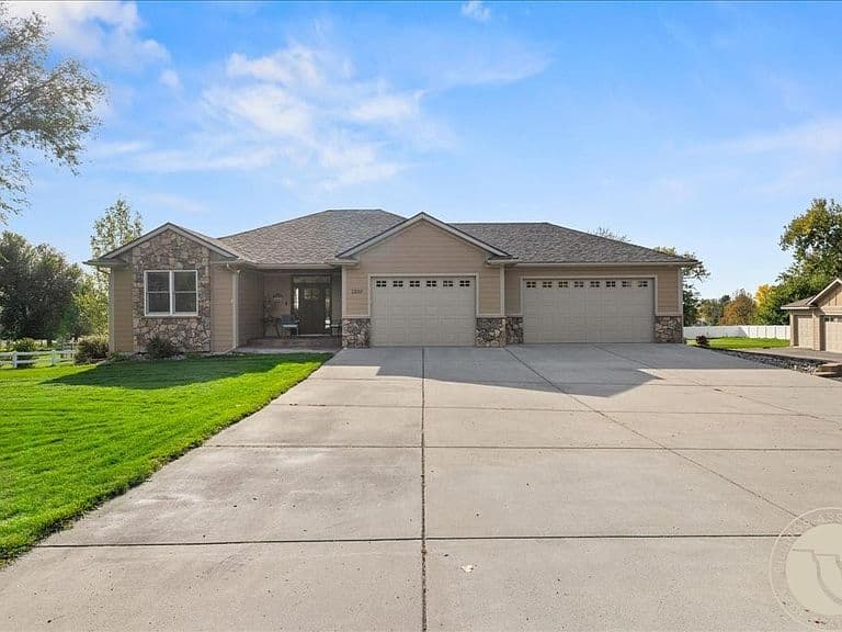 1338 Independent Ln photo 2