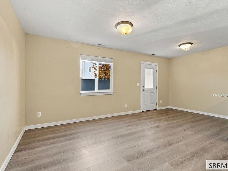 2898 Murwood St photo 5