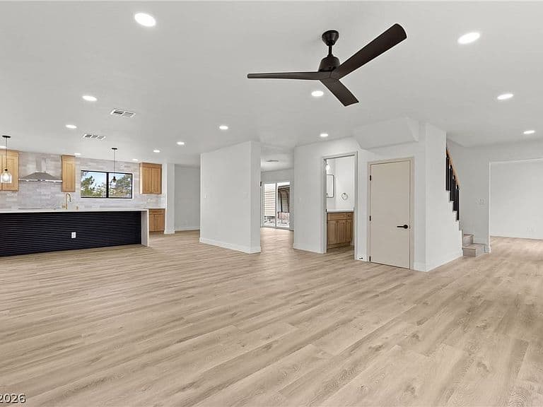 1212 Santa Ynez Ave photo 5