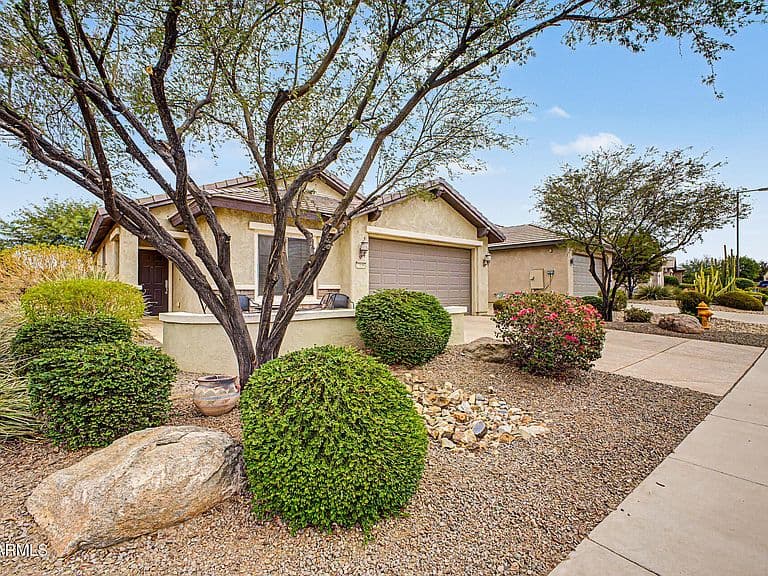 27050 W TONOPAH Drive photo 3