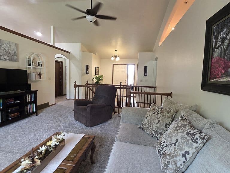 308 Prairie Cir photo 4