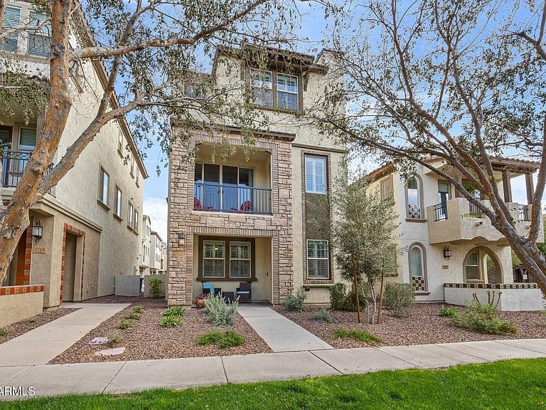 2754 S Harmony Ave photo 1