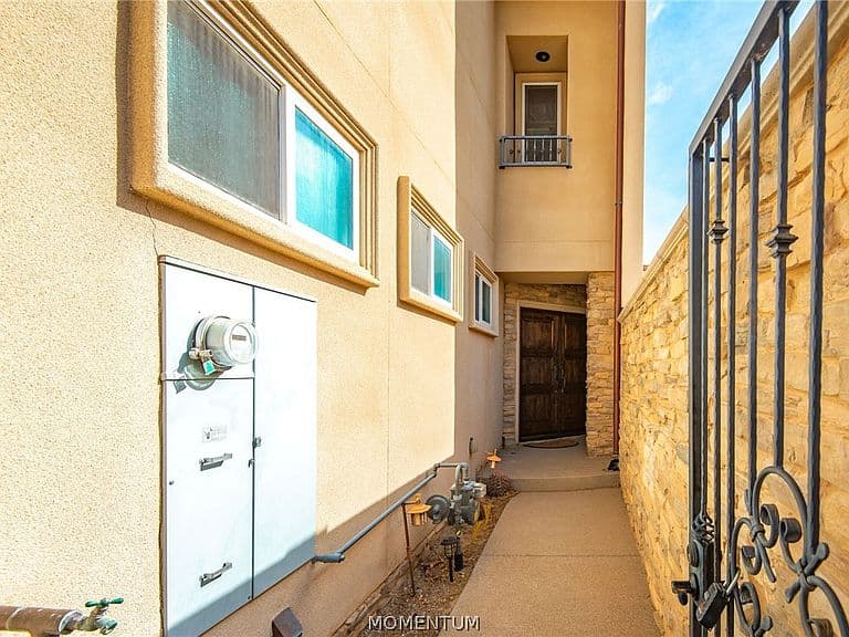 2898 Camino Del Rio photo 5