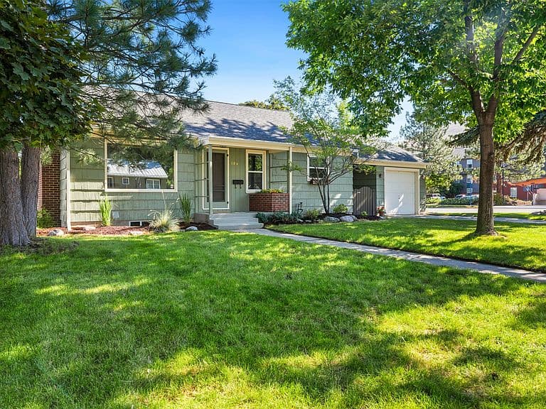 104 Agnes Ave photo 1