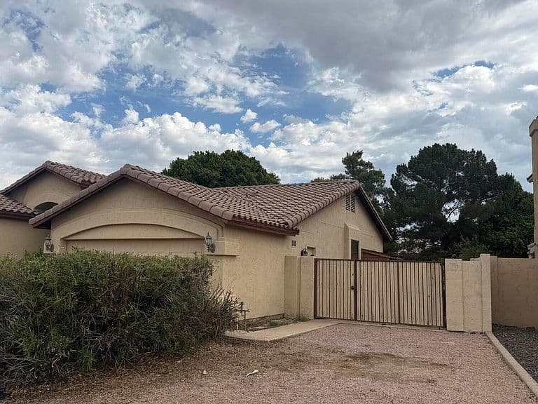312 W ANGELA Drive photo 2
