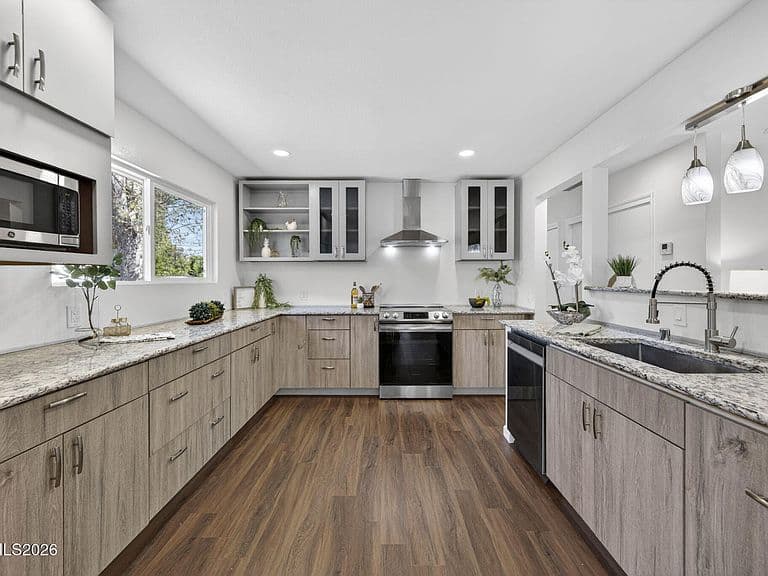 2220 Oreana Dr photo 4