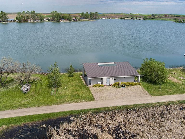 206 Shoreline Dr S photo 2