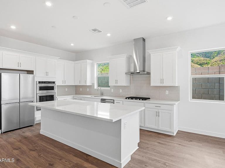 10218 S 21st Drive photo 4
