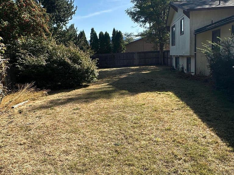 3820 N Honeysuckle Dr photo 4